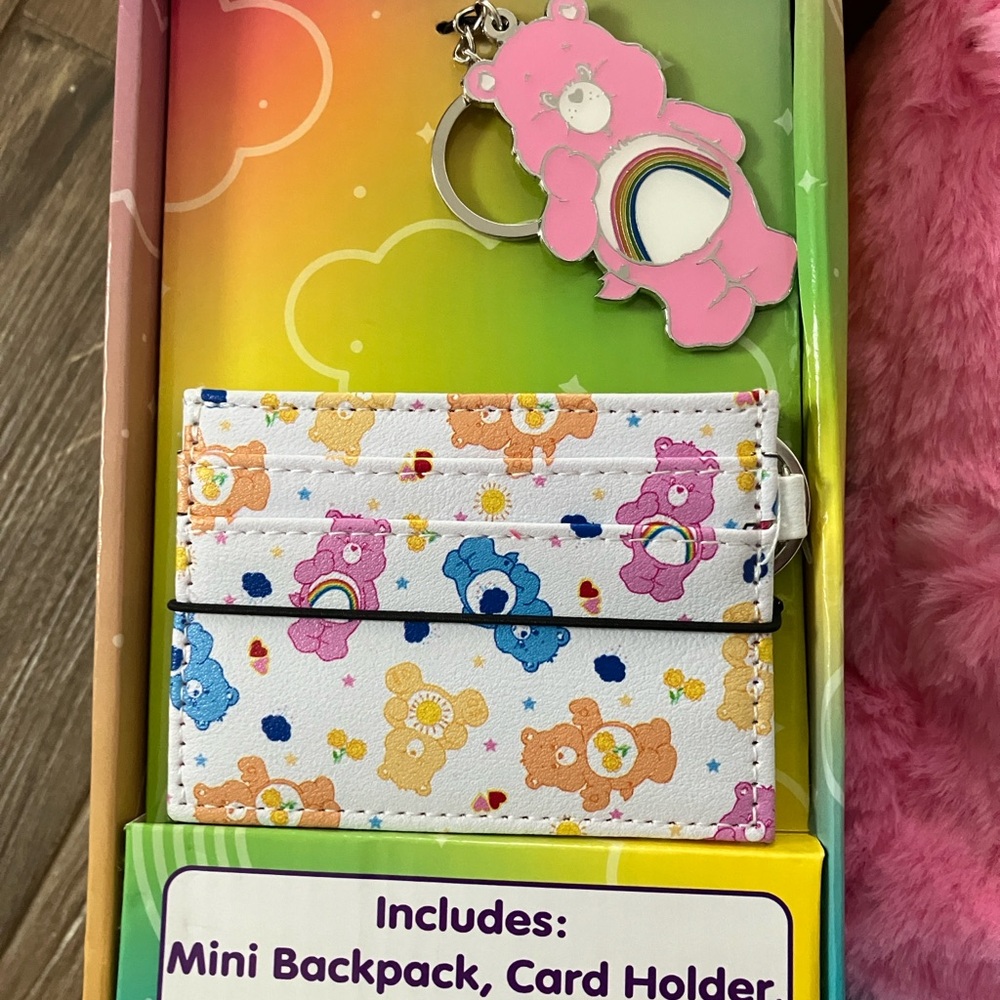 Care Bear ๐ป Mini Backpack, card holder and keychain Gift Set - Picture 2 of 3